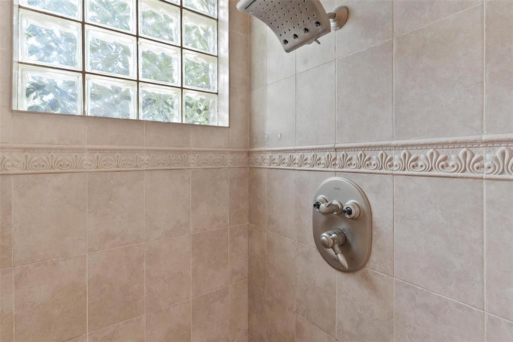 For Sale: $647,500 (3 beds, 2 baths, 2698 Square Feet)