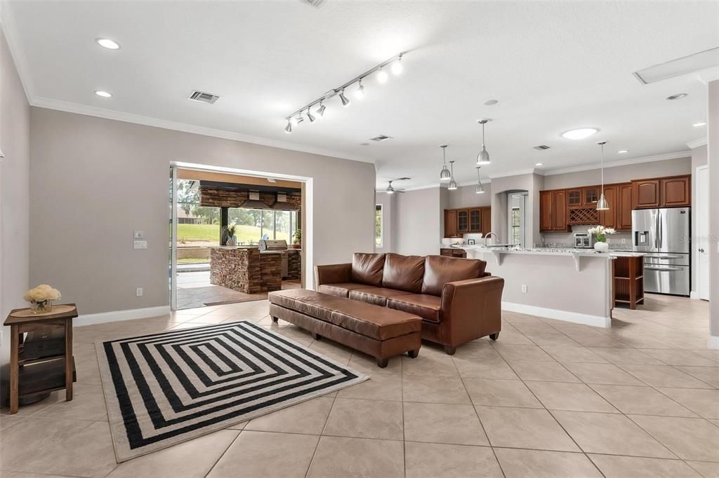 For Sale: $647,500 (3 beds, 2 baths, 2698 Square Feet)