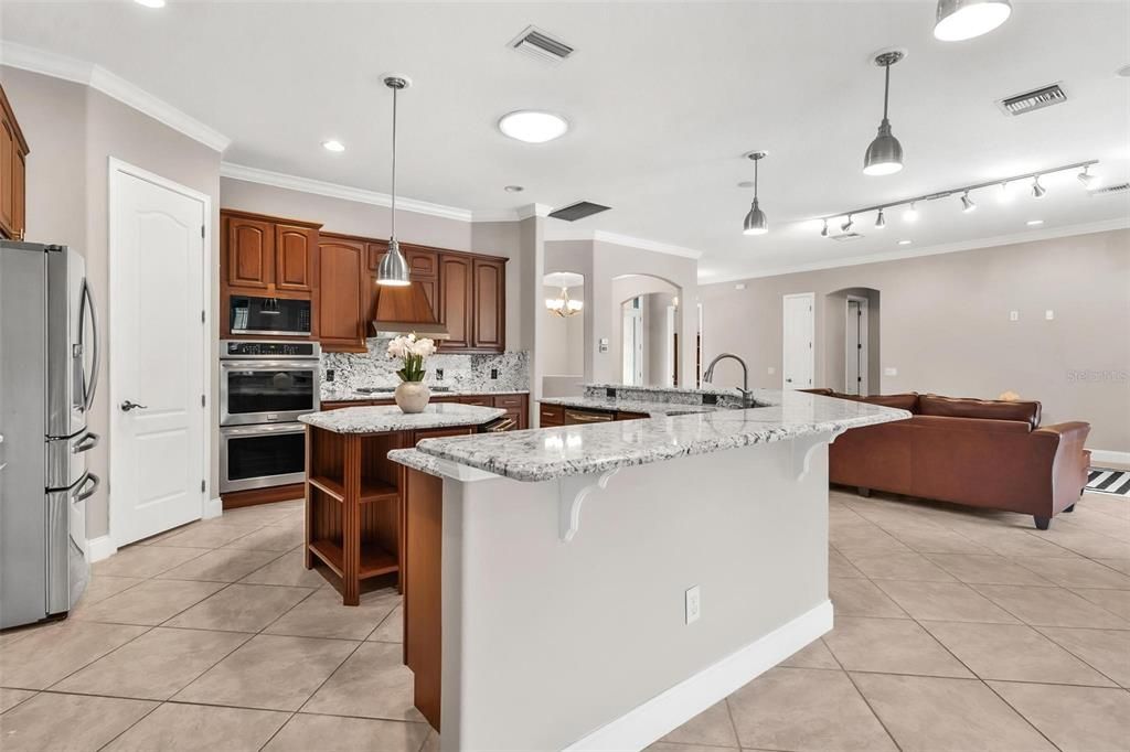 For Sale: $647,500 (3 beds, 2 baths, 2698 Square Feet)