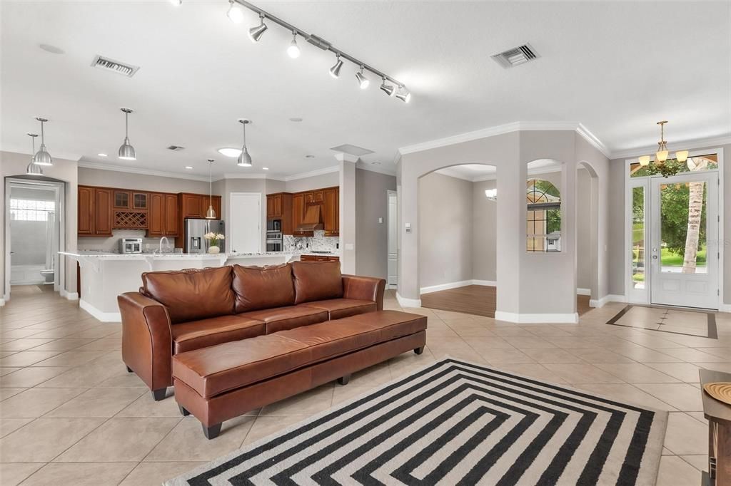 For Sale: $647,500 (3 beds, 2 baths, 2698 Square Feet)