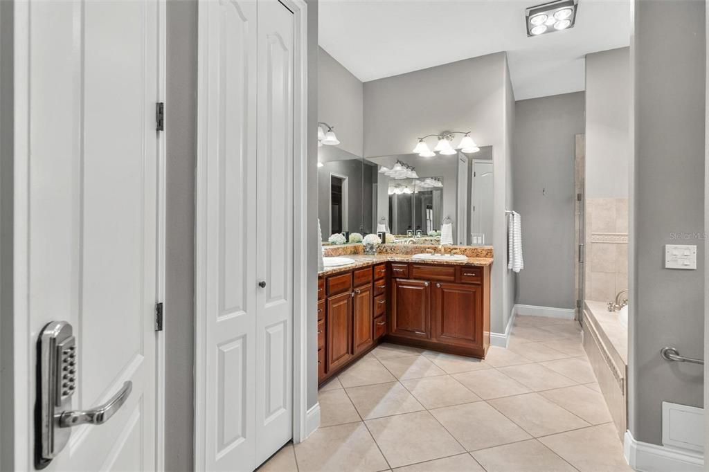 For Sale: $647,500 (3 beds, 2 baths, 2698 Square Feet)