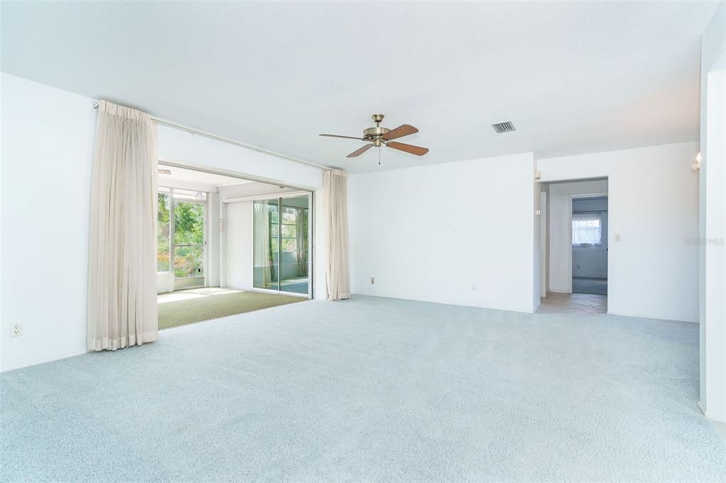 En Venta: $375,000 (2 camas, 2 baños, 1564 Pies cuadrados)