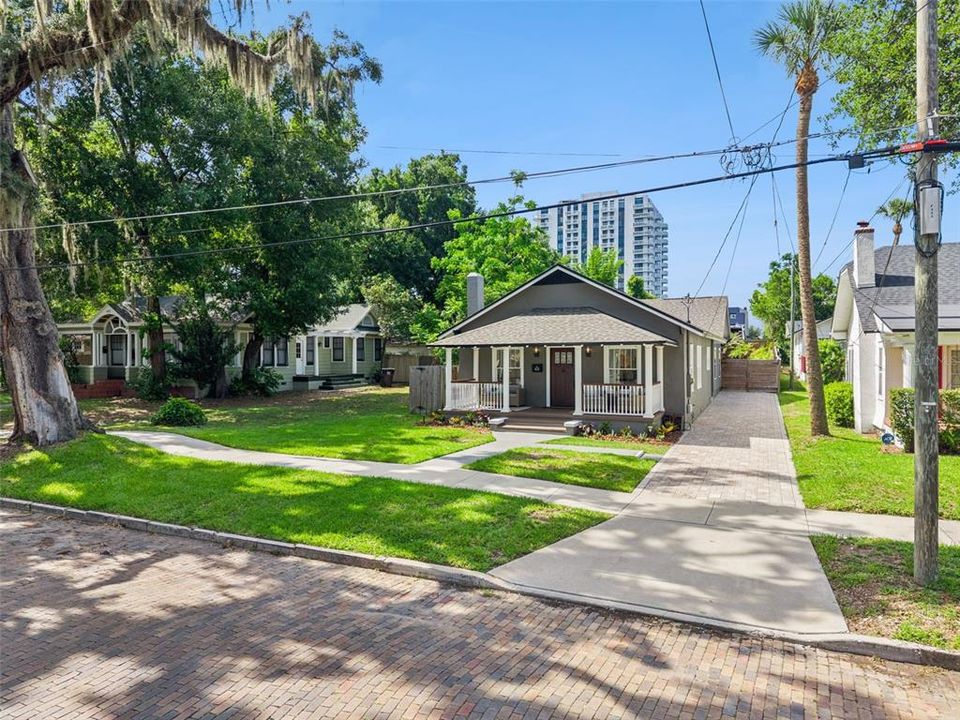 En Venta: $824,900 (4 camas, 2 baños, 2181 Pies cuadrados)