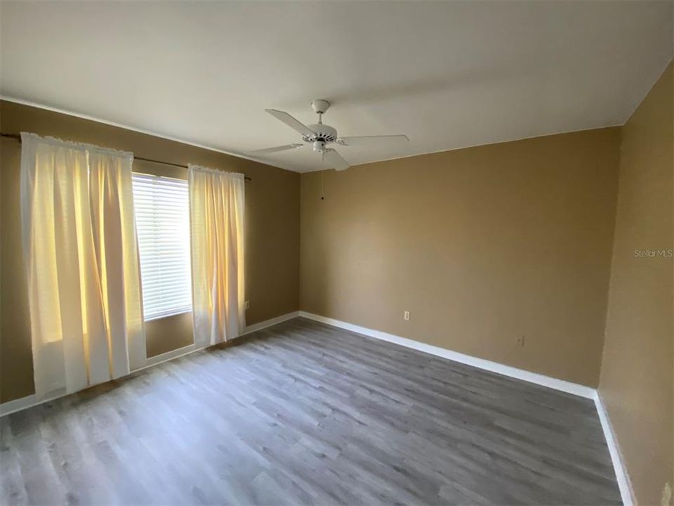 For Rent: $1,550 (2 beds, 1 baths, 912 Square Feet)