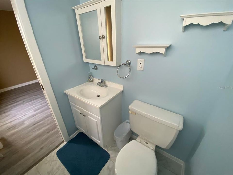 For Rent: $1,550 (2 beds, 1 baths, 912 Square Feet)