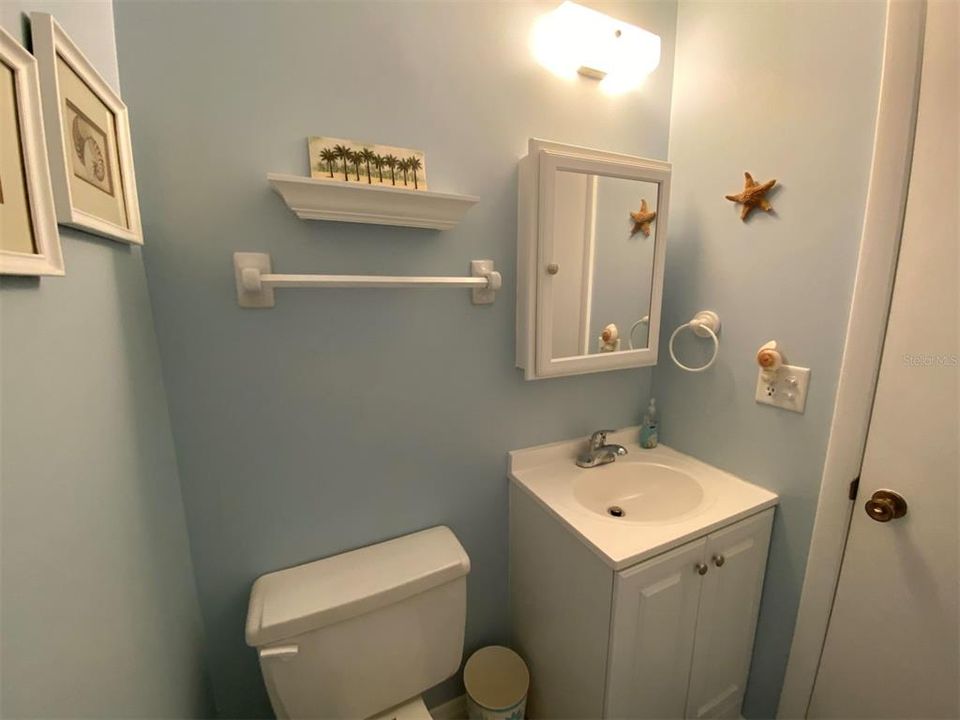 For Rent: $1,550 (2 beds, 1 baths, 912 Square Feet)