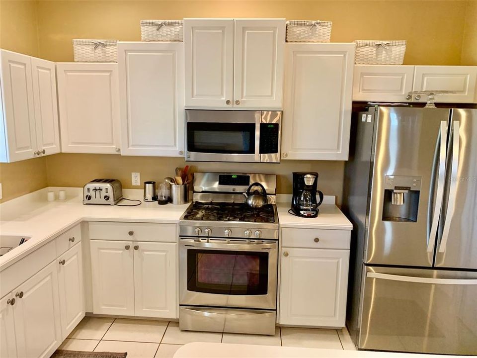 For Rent: $4,000 (3 beds, 2 baths, 1635 Square Feet)