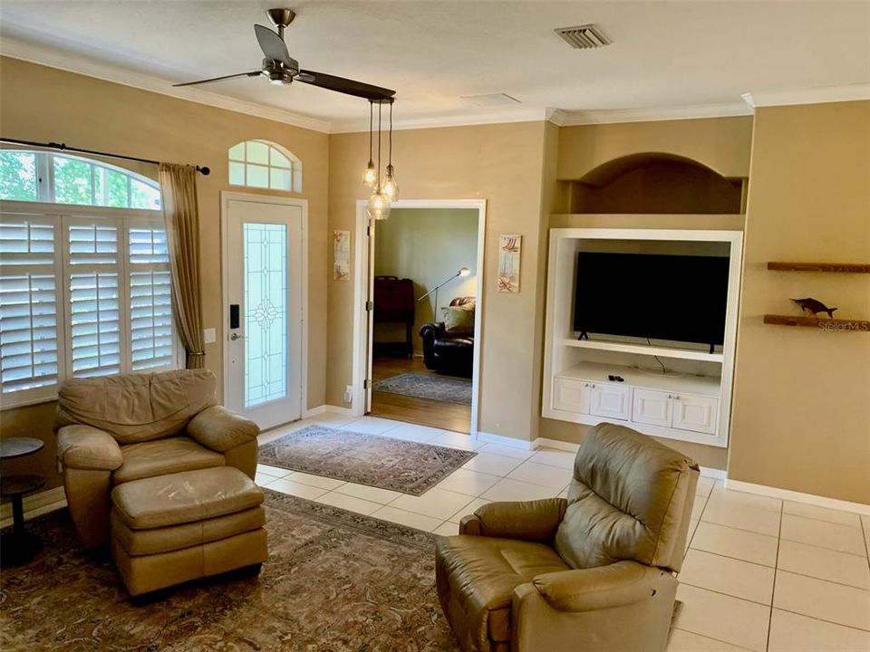 For Rent: $4,000 (3 beds, 2 baths, 1635 Square Feet)