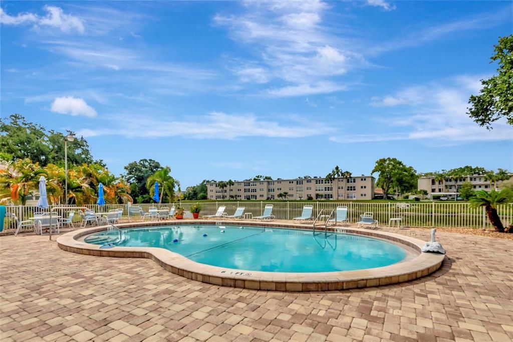 For Sale: $160,000 (2 beds, 2 baths, 1006 Square Feet)
