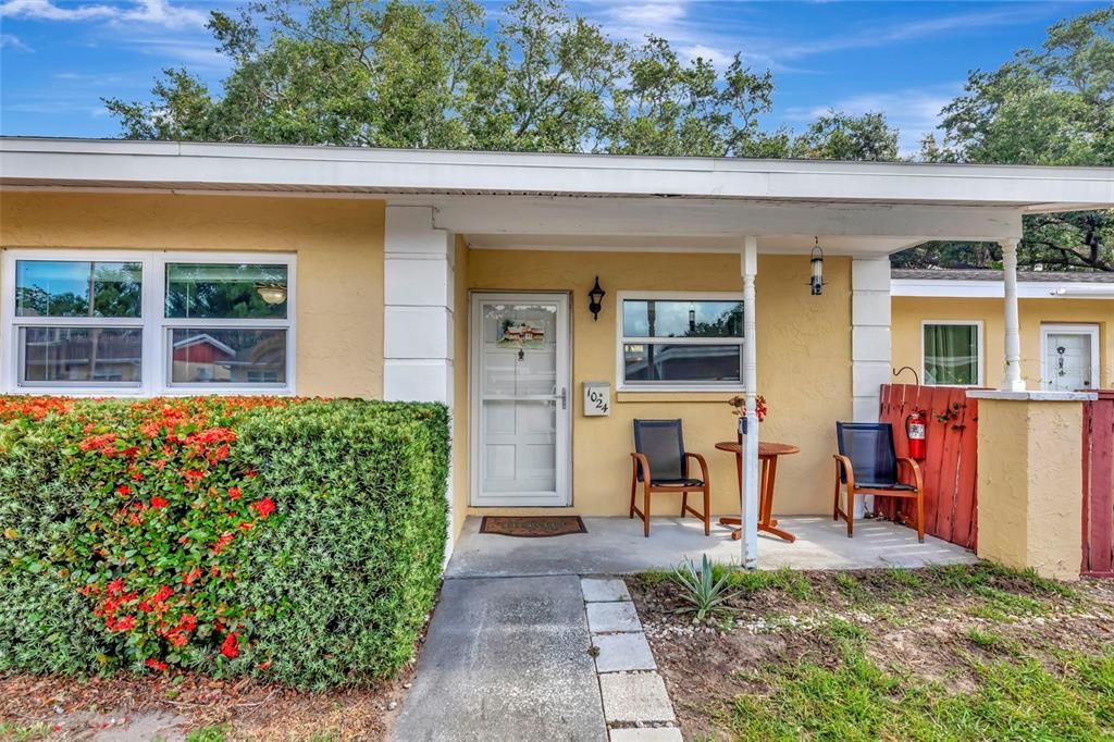 For Sale: $160,000 (2 beds, 2 baths, 1006 Square Feet)