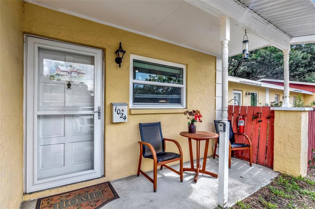 For Sale: $160,000 (2 beds, 2 baths, 1006 Square Feet)