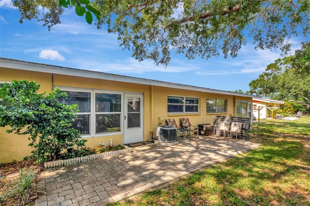 For Sale: $160,000 (2 beds, 2 baths, 1006 Square Feet)