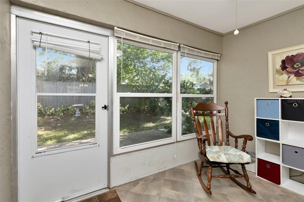 For Sale: $160,000 (2 beds, 2 baths, 1006 Square Feet)