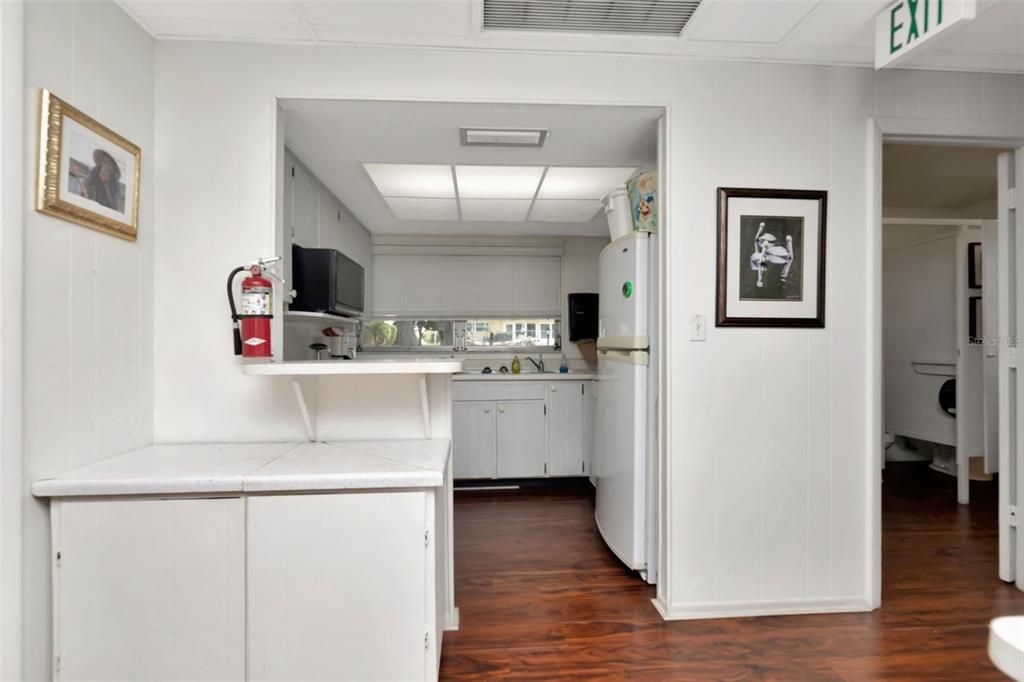 For Sale: $160,000 (2 beds, 2 baths, 1006 Square Feet)