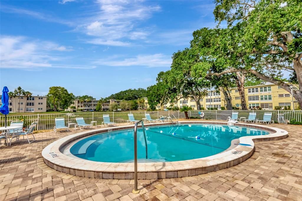 For Sale: $160,000 (2 beds, 2 baths, 1006 Square Feet)
