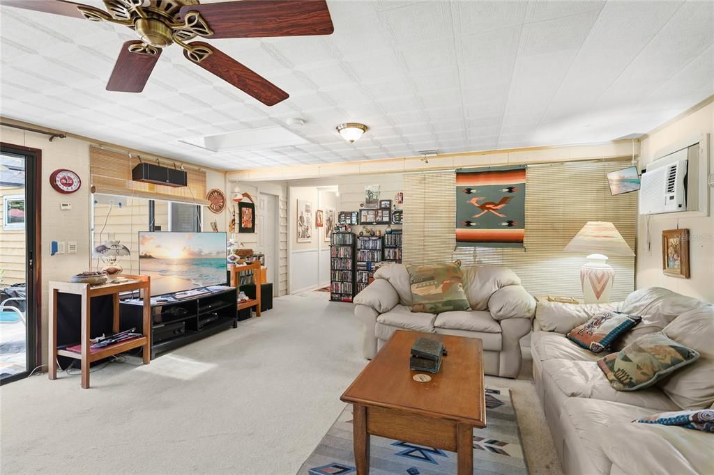 For Rent: $2,350 (2 beds, 2 baths, 1651 Square Feet)