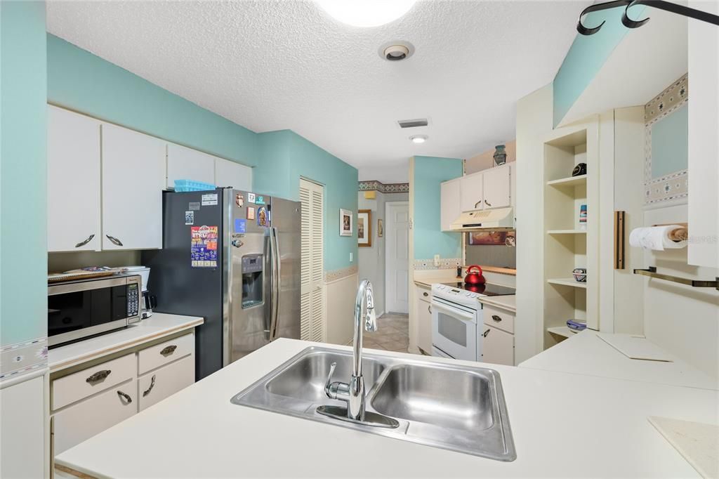 For Rent: $2,350 (2 beds, 2 baths, 1651 Square Feet)