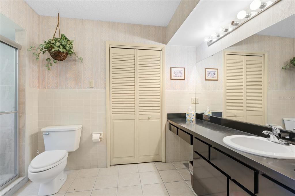 For Rent: $2,350 (2 beds, 2 baths, 1651 Square Feet)