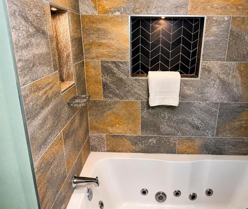 For Sale: $425,000 (4 beds, 2 baths, 1649 Square Feet)
