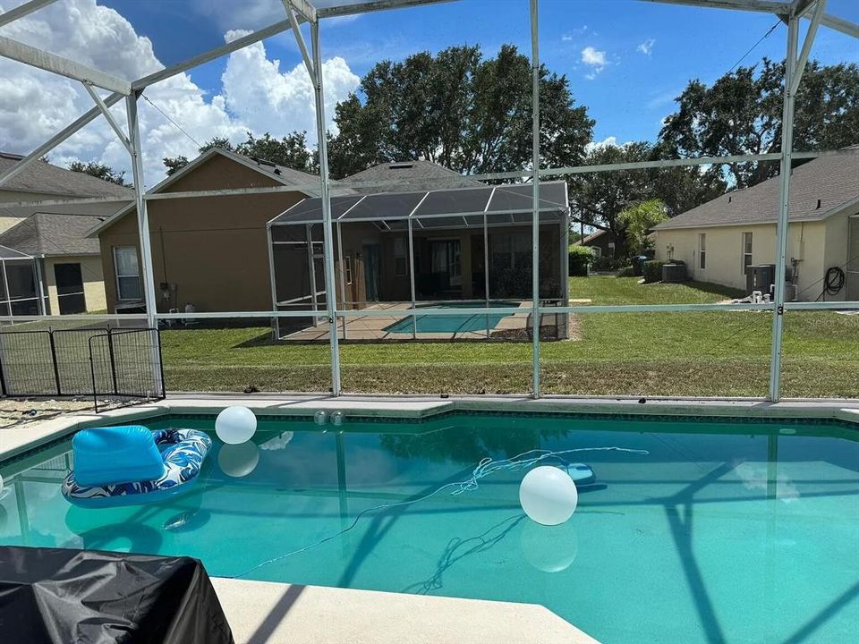 For Sale: $425,000 (4 beds, 2 baths, 1649 Square Feet)