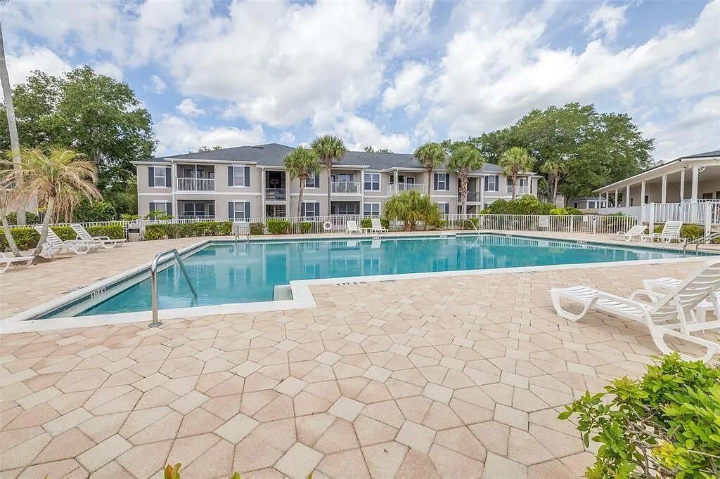 For Sale: $425,000 (4 beds, 2 baths, 1649 Square Feet)
