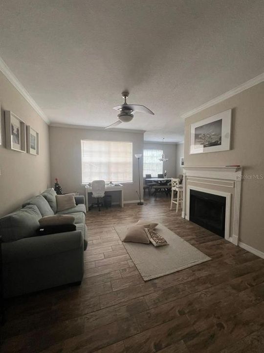 For Sale: $210,000 (1 beds, 1 baths, 854 Square Feet)