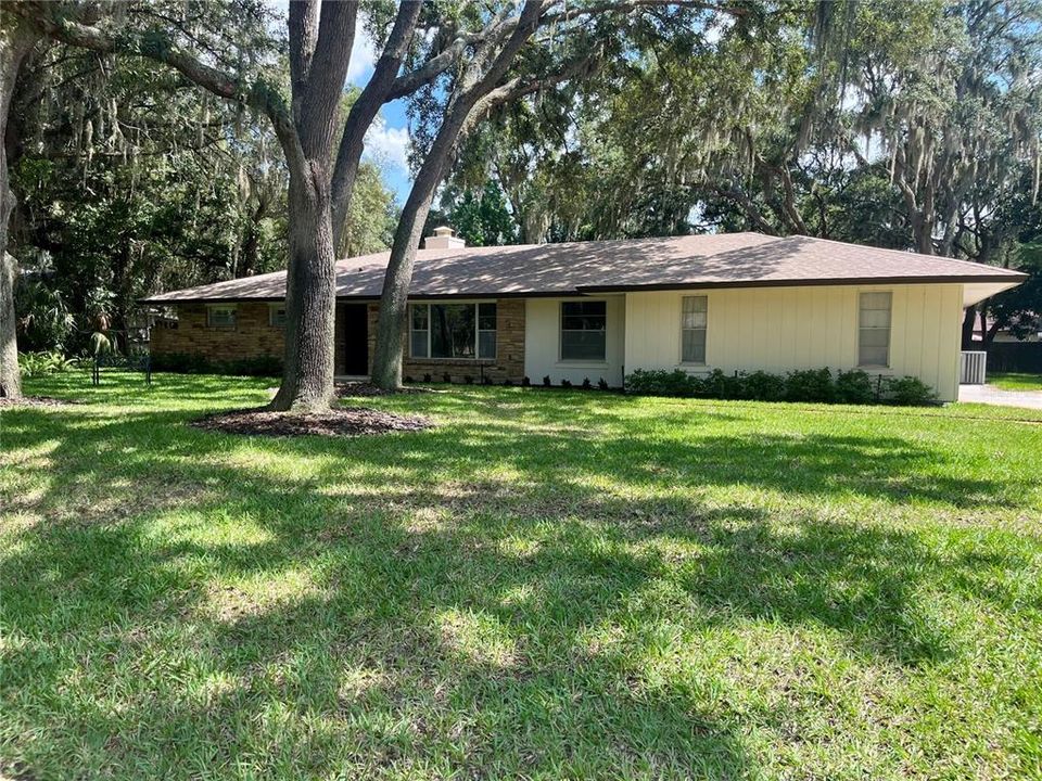 En Venta: $570,000 (4 camas, 3 baños, 2345 Pies cuadrados)