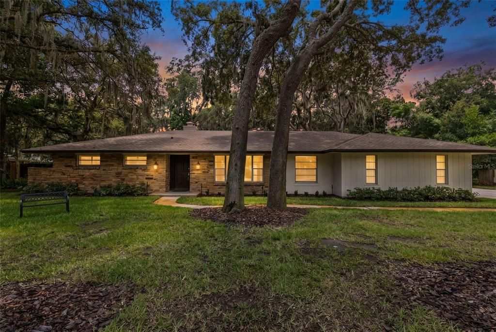 En Venta: $570,000 (4 camas, 3 baños, 2345 Pies cuadrados)