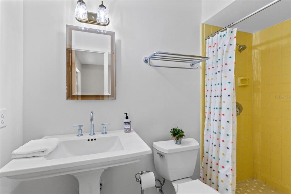 En Venta: $570,000 (4 camas, 3 baños, 2345 Pies cuadrados)