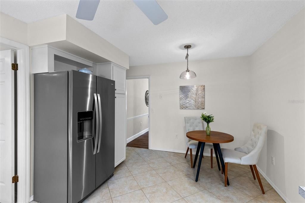 En Venta: $570,000 (4 camas, 3 baños, 2345 Pies cuadrados)