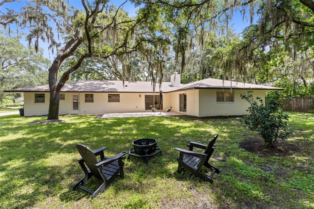 En Venta: $570,000 (4 camas, 3 baños, 2345 Pies cuadrados)
