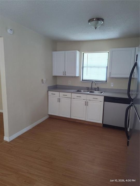 В аренду: $1,650 (3 спален, 1 ванн, 1232 Квадратных фут)