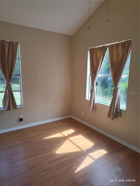 В аренду: $1,650 (3 спален, 1 ванн, 1232 Квадратных фут)