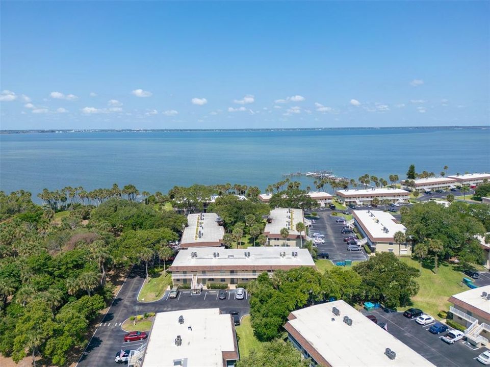 For Sale: $165,000 (1 beds, 1 baths, 737 Square Feet)