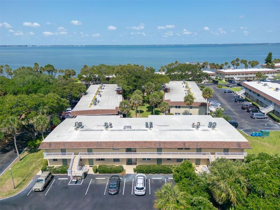 For Sale: $165,000 (1 beds, 1 baths, 737 Square Feet)