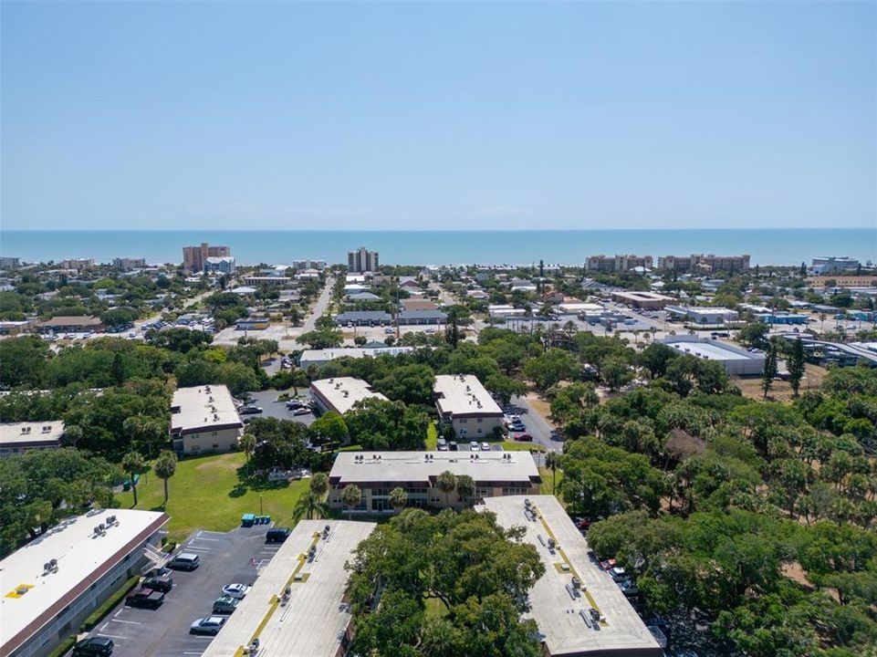For Sale: $165,000 (1 beds, 1 baths, 737 Square Feet)