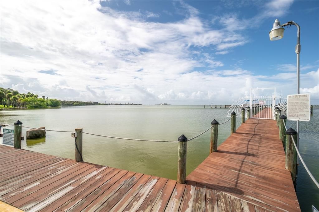 For Sale: $165,000 (1 beds, 1 baths, 737 Square Feet)