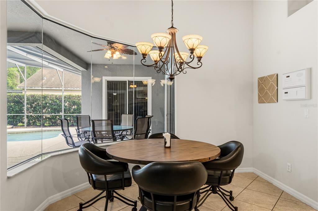 For Sale: $885,000 (5 beds, 3 baths, 4514 Square Feet)