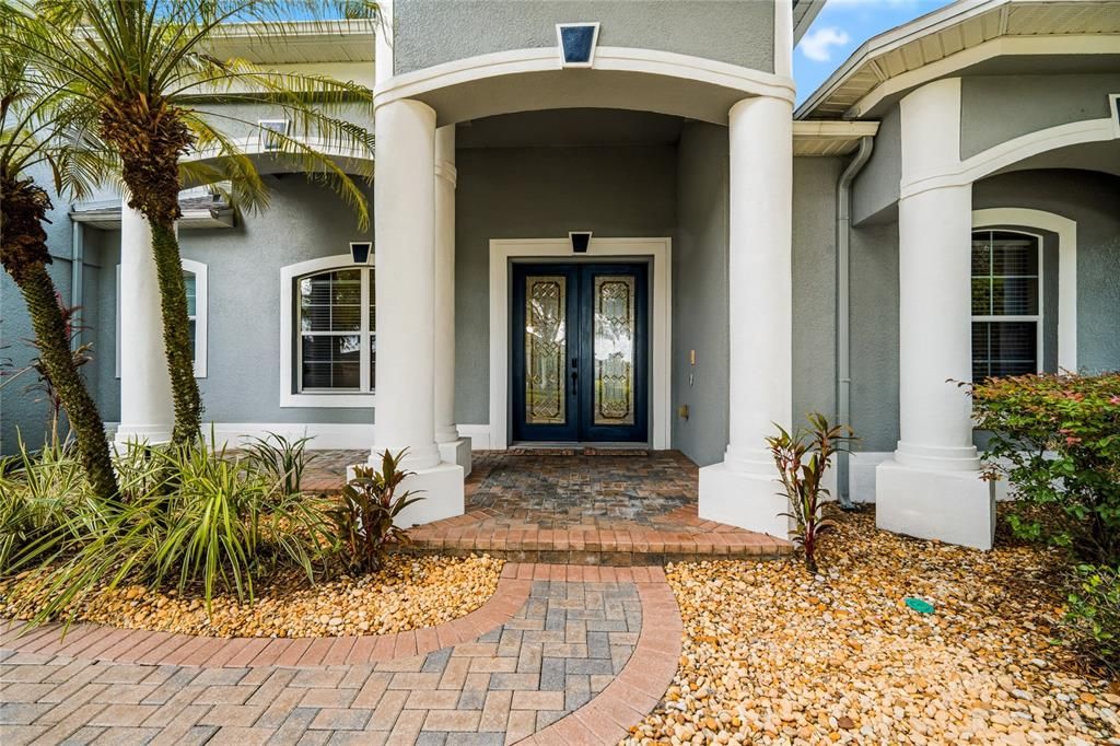 For Sale: $885,000 (5 beds, 3 baths, 4514 Square Feet)