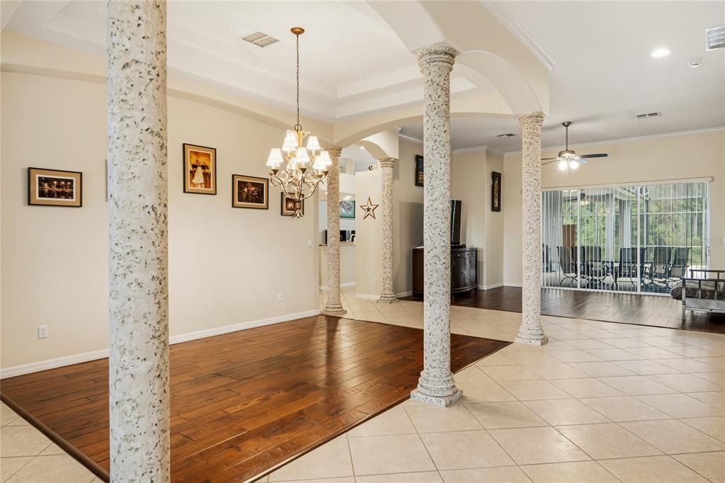 For Sale: $885,000 (5 beds, 3 baths, 4514 Square Feet)