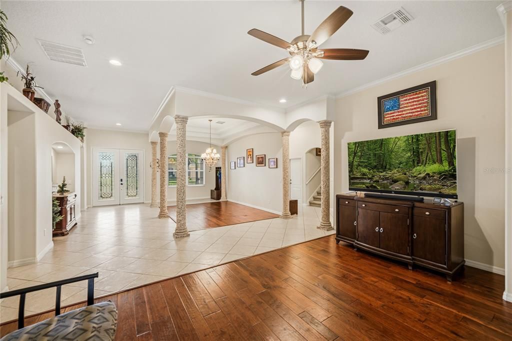 For Sale: $885,000 (5 beds, 3 baths, 4514 Square Feet)