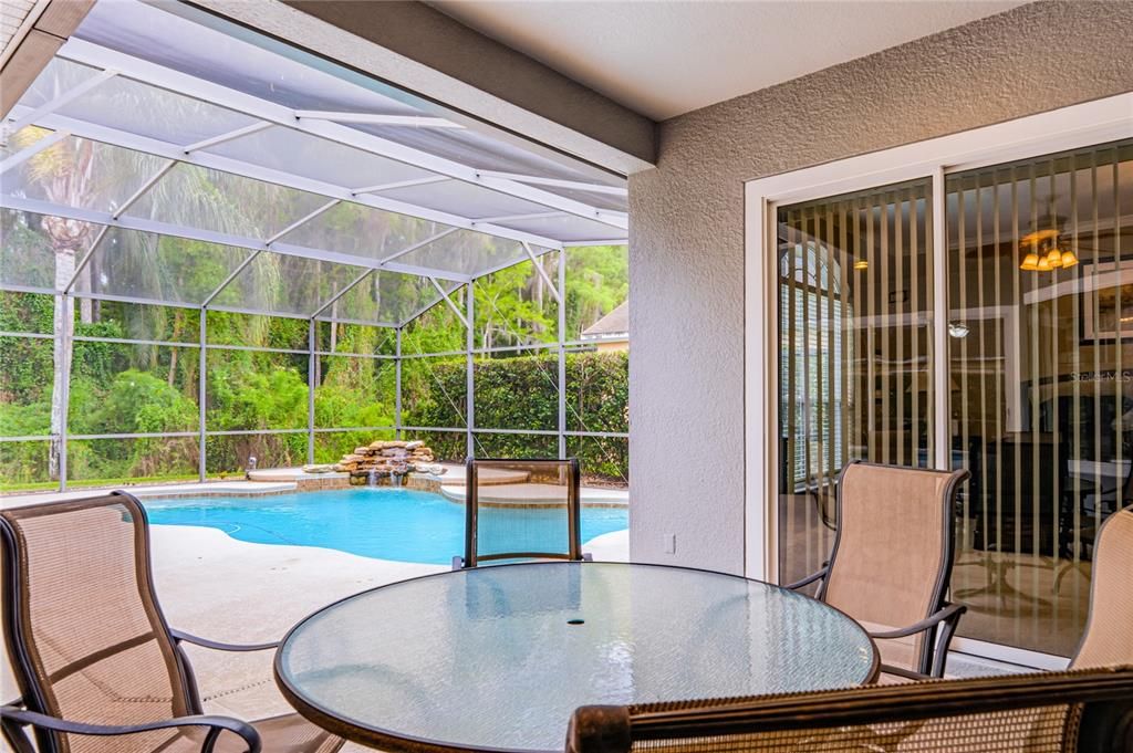 For Sale: $885,000 (5 beds, 3 baths, 4514 Square Feet)