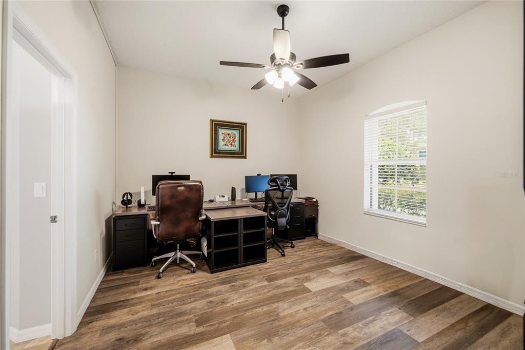 For Sale: $885,000 (5 beds, 3 baths, 4514 Square Feet)