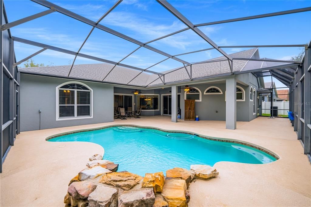 For Sale: $885,000 (5 beds, 3 baths, 4514 Square Feet)