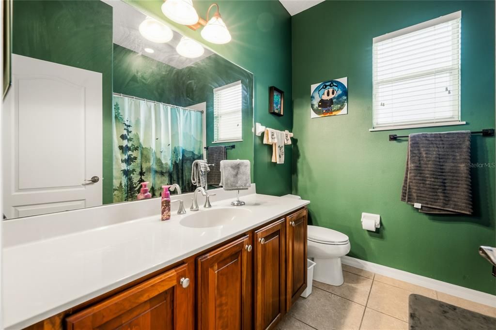 For Sale: $885,000 (5 beds, 3 baths, 4514 Square Feet)