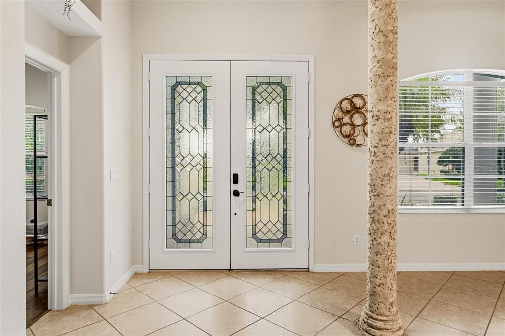 For Sale: $885,000 (5 beds, 3 baths, 4514 Square Feet)