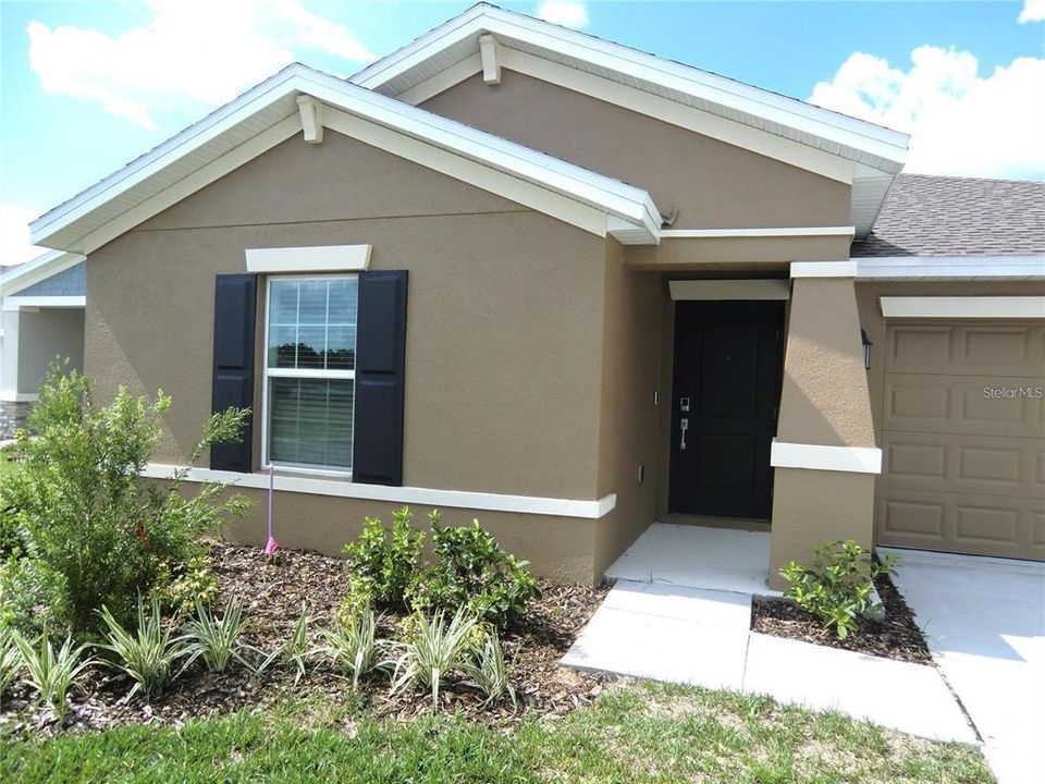 For Sale: $349,000 (3 beds, 2 baths, 1560 Square Feet)