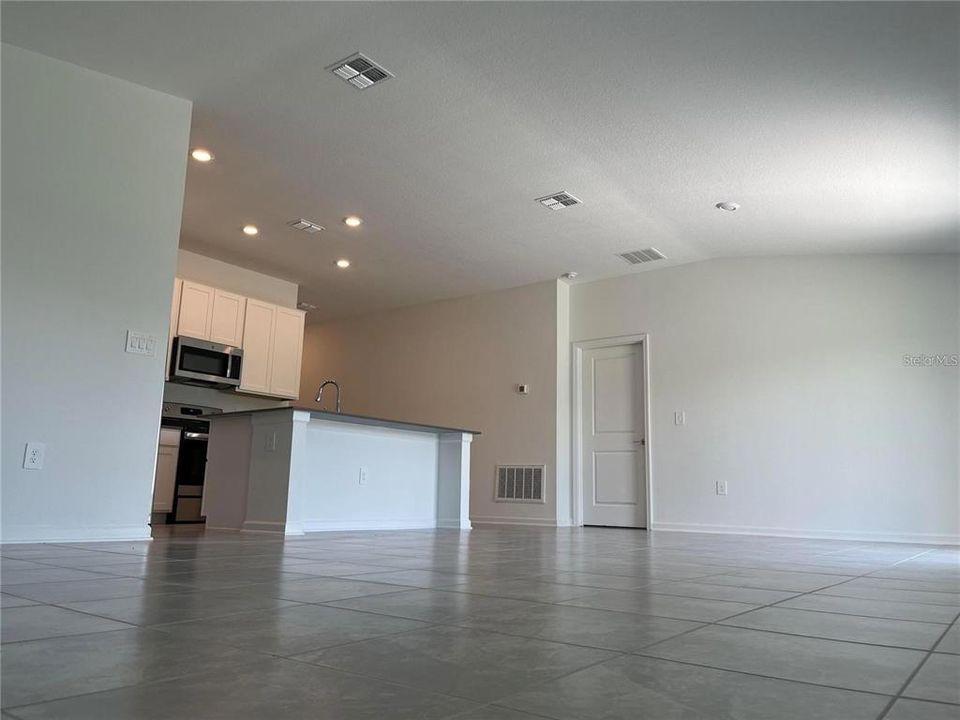 For Sale: $349,000 (3 beds, 2 baths, 1560 Square Feet)