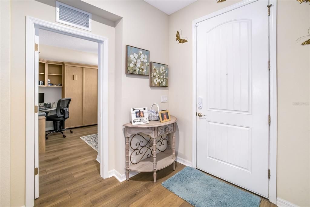 На продажу: $365,000 (4 спален, 2 ванн, 1834 Квадратных фут)