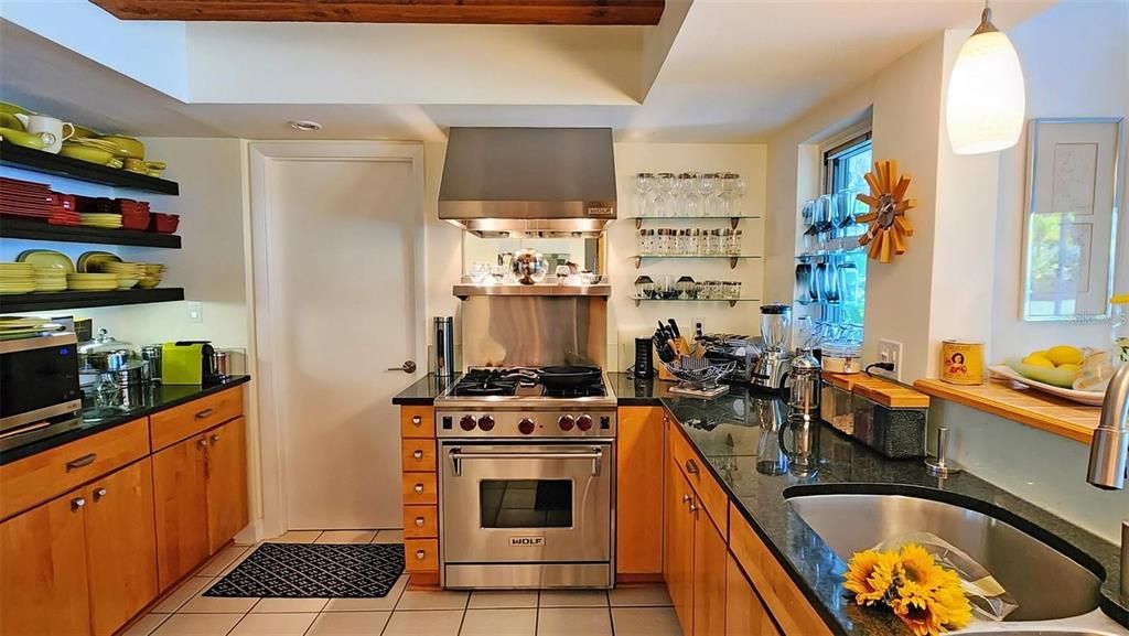 For Sale: $750,000 (4 beds, 3 baths, 2250 Square Feet)